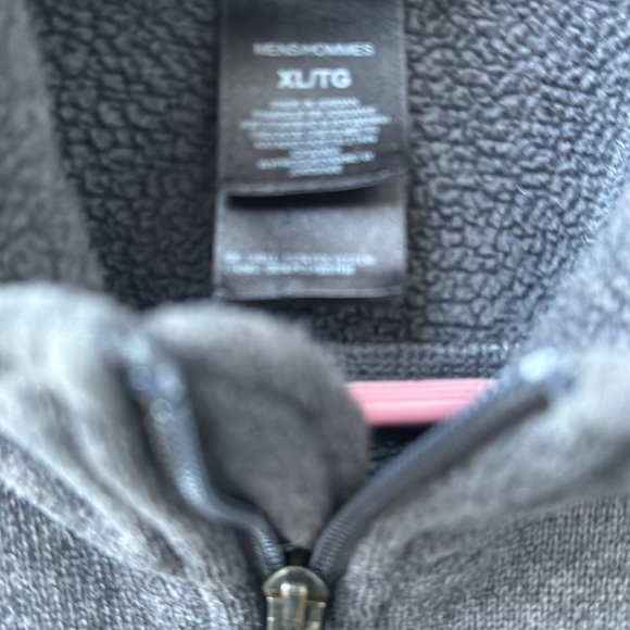 The North Face Zip Up Men’s sweater - Picture 5 of 9